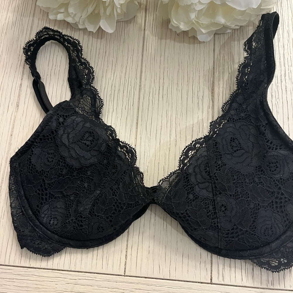 Victoria’s Secret body by Victoria Bra